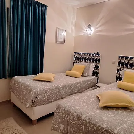 Magnifique Face A L'ocean, Casa Waterside Apartman *