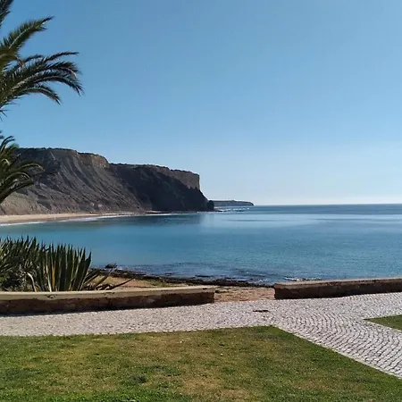 Magnifique Face A L'ocean, Casa Waterside Apartman *